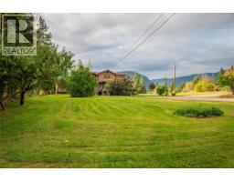 Laundry room - 2396 Nault Road, Pass Creek, BC V1N4T5 Photo 6