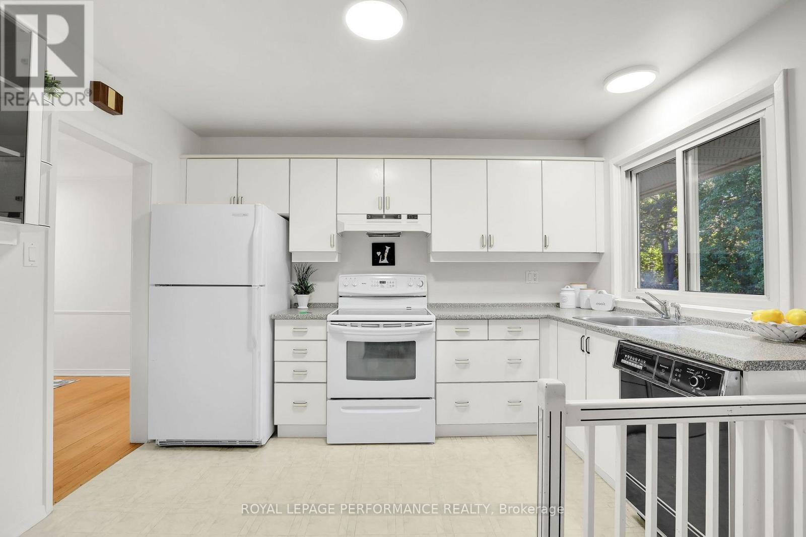 25 Thorncliff Place