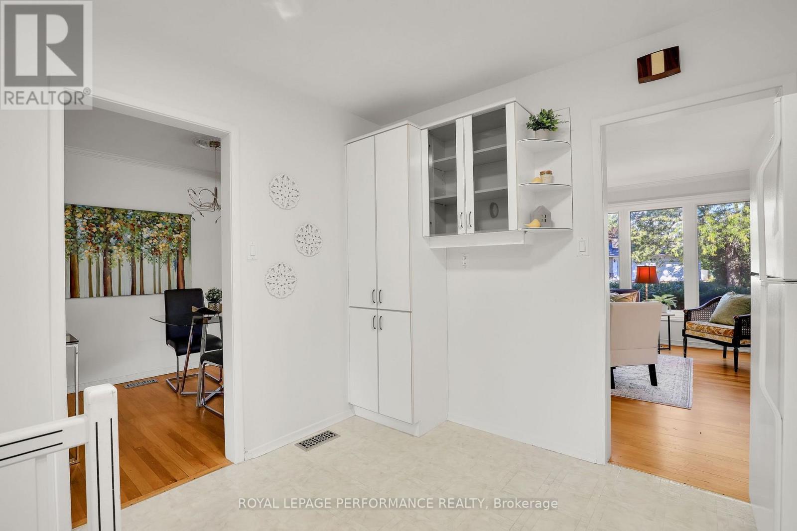 25 THORNCLIFF PLACE - 12