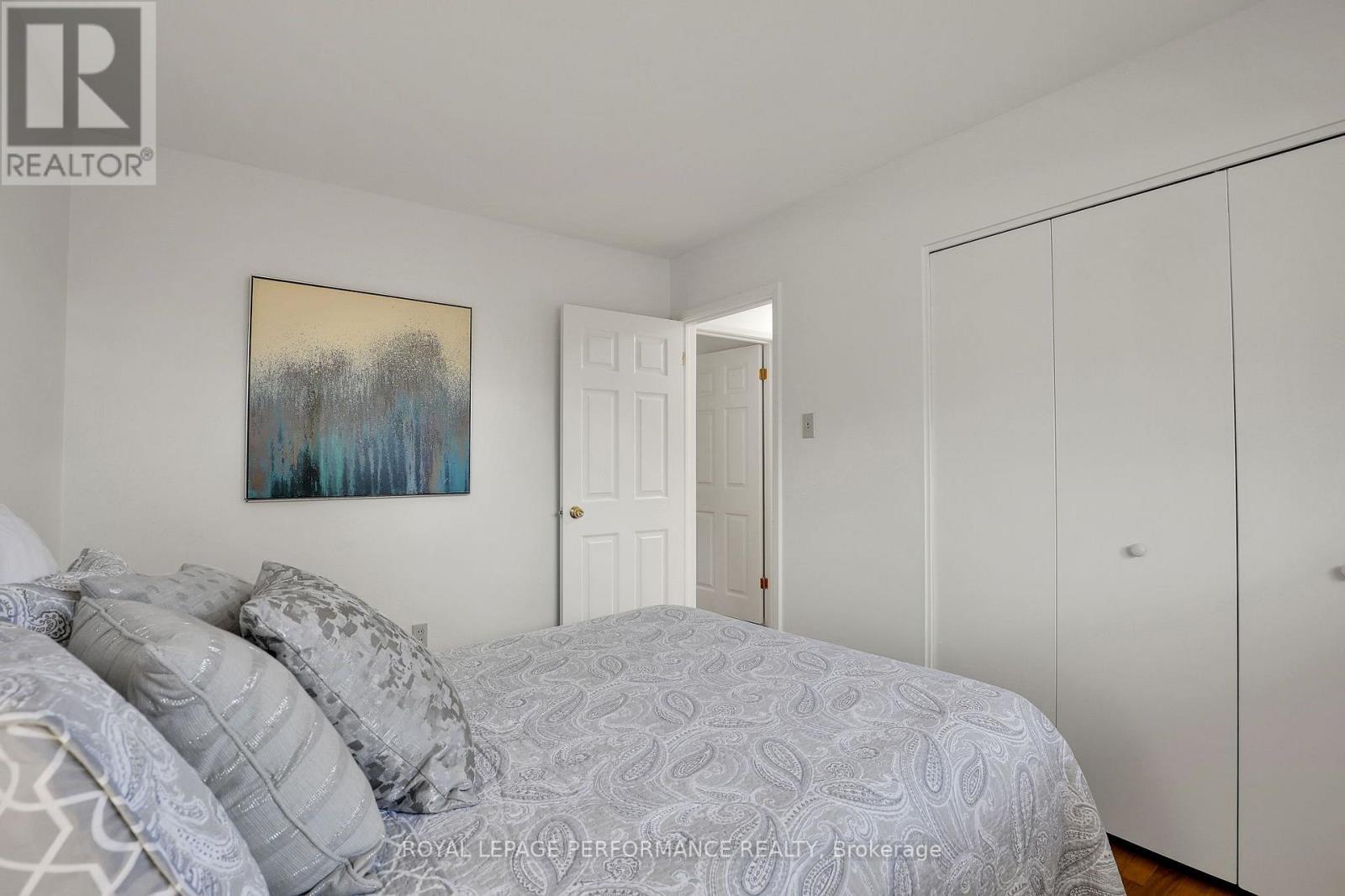 25 THORNCLIFF PLACE - 16