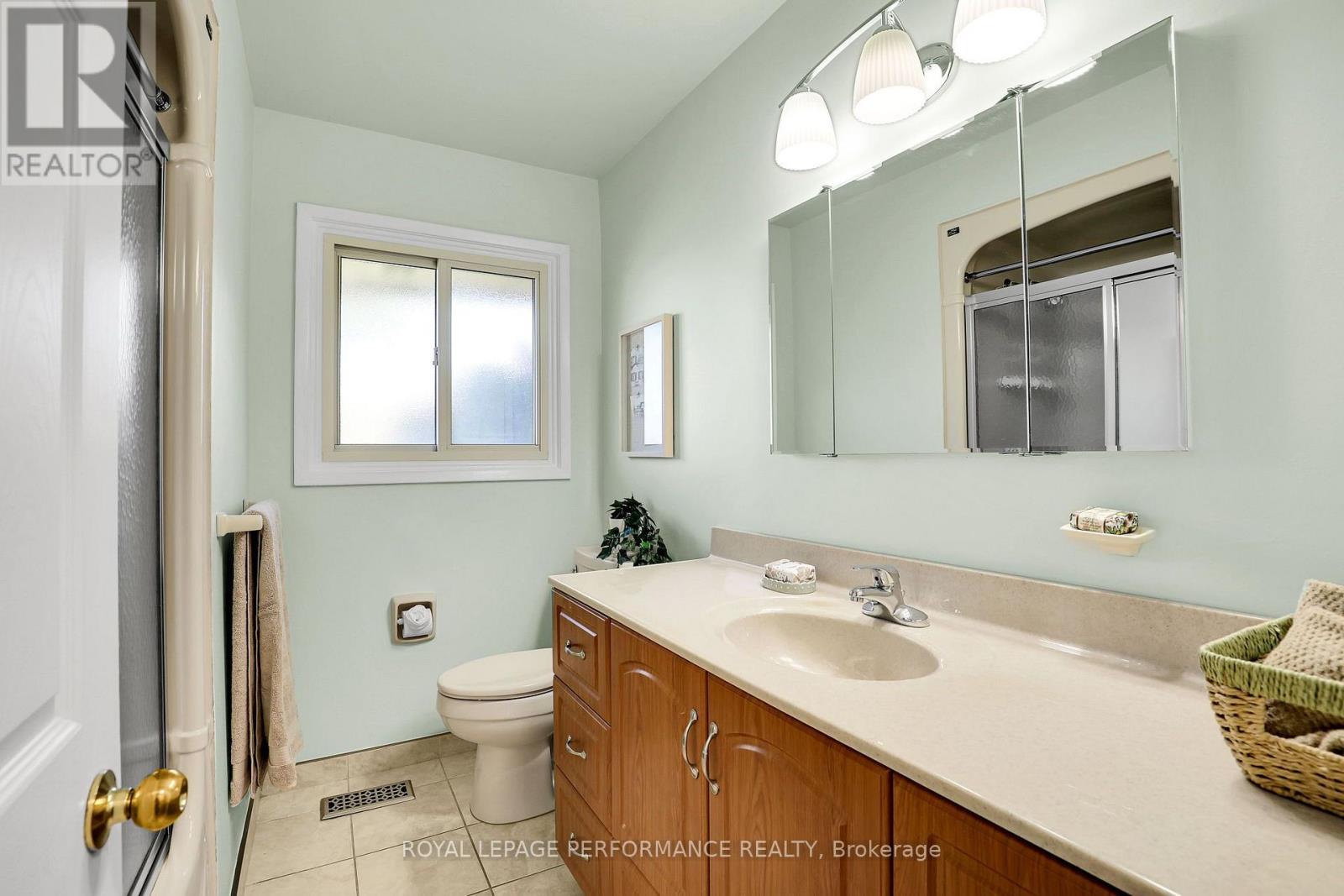 25 Thorncliff Place