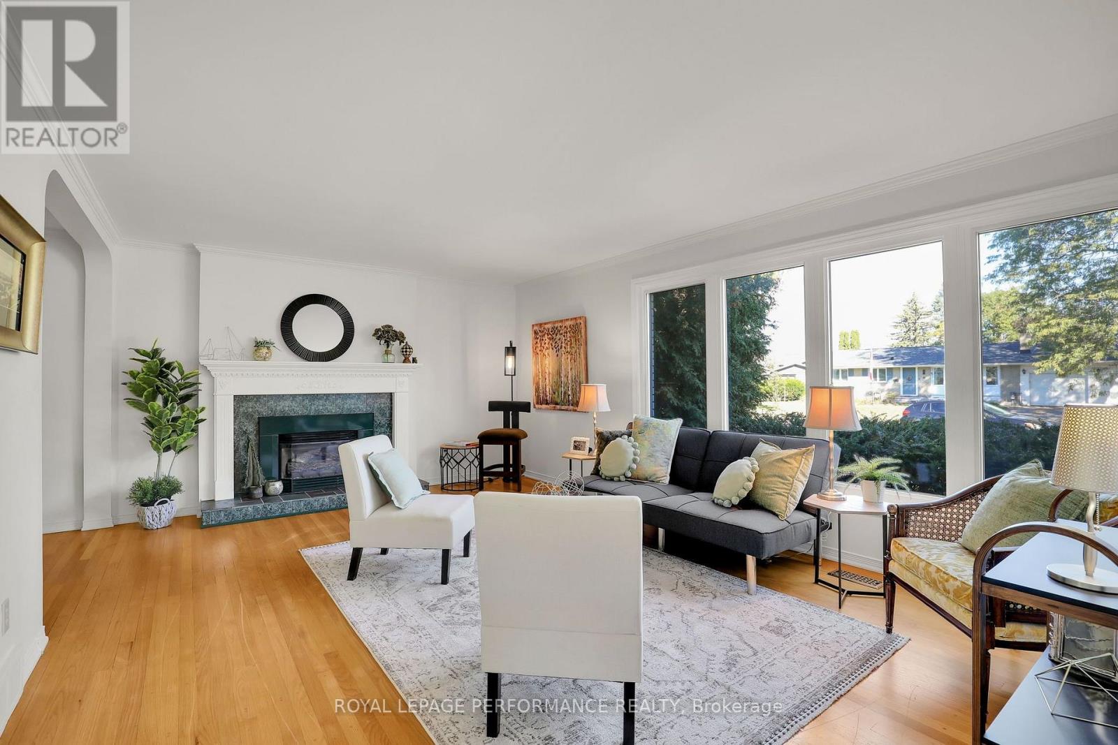 25 THORNCLIFF PLACE - 5