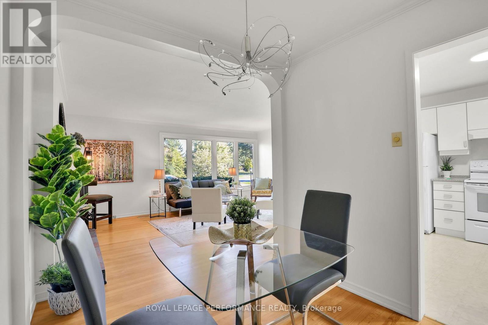25 Thorncliff Place