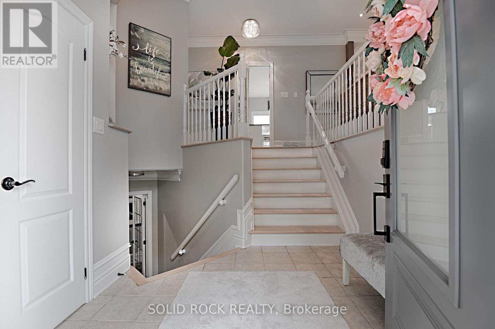 Welcoming and Generous Sized Entrance