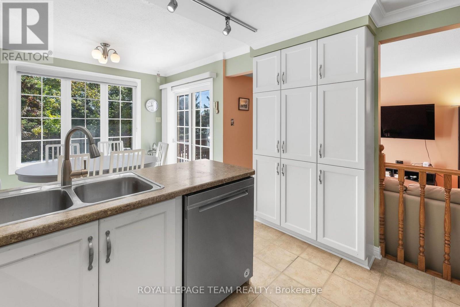 67 HOLITMAN DRIVE - 19