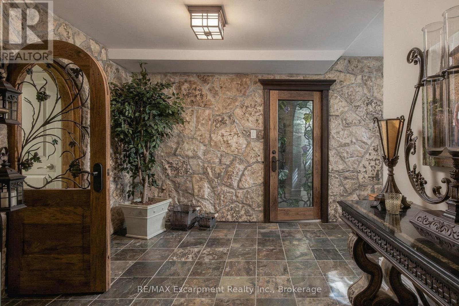 1074 LAVENDER LANE - Image 30