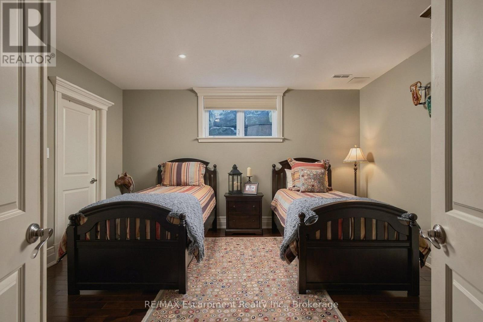 1074 LAVENDER LANE - Image 34