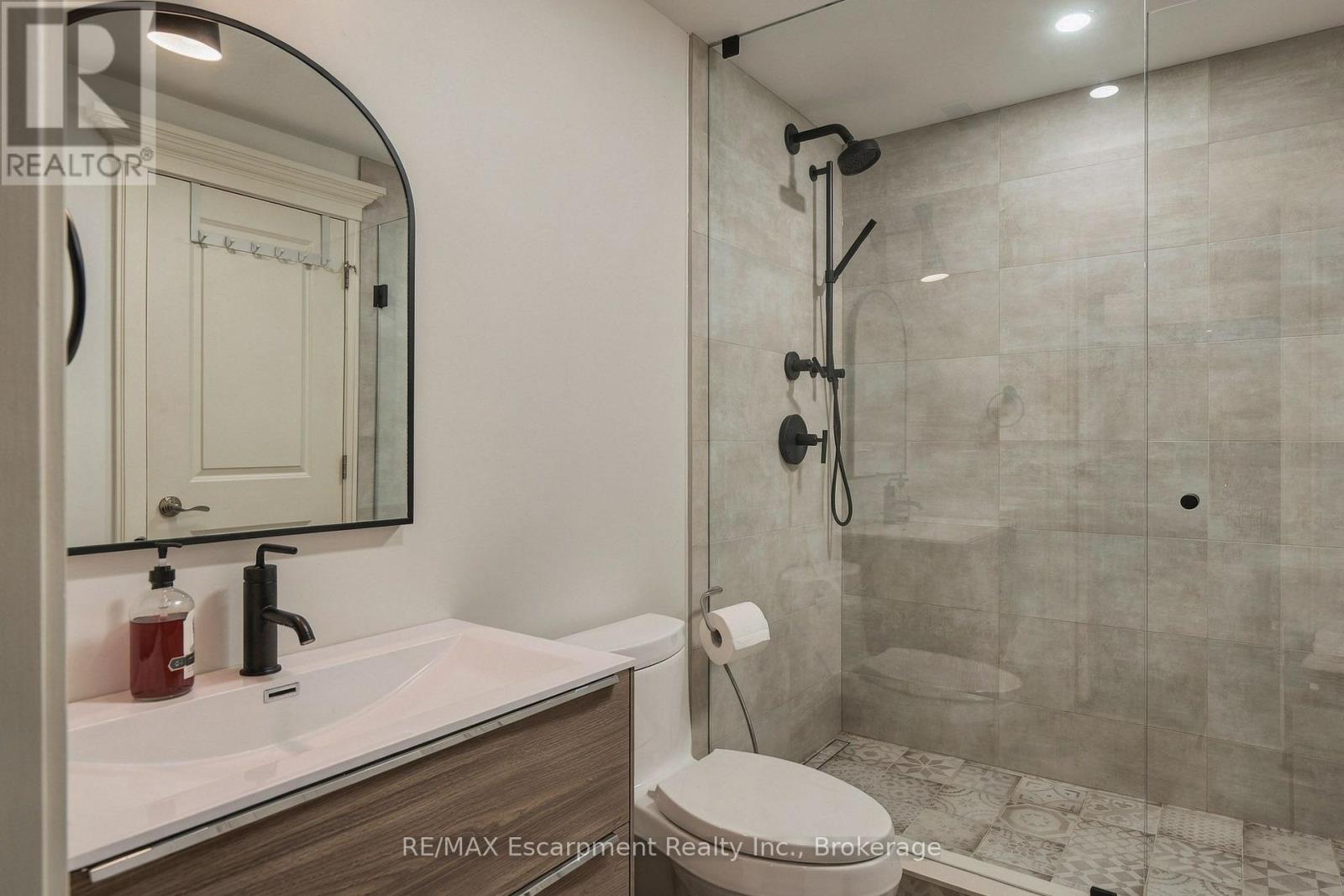 1074 LAVENDER LANE - Image 35