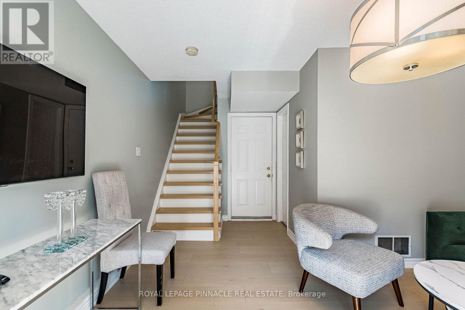 #4 3480 UPPER MIDDLE ROAD - 42