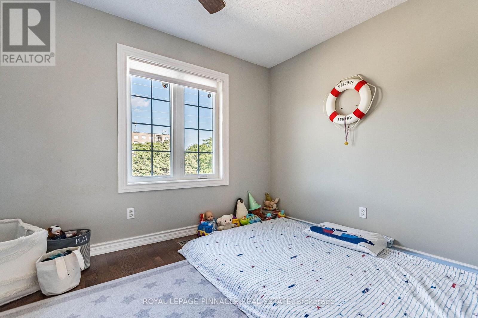 #4 3480 UPPER MIDDLE ROAD - 34