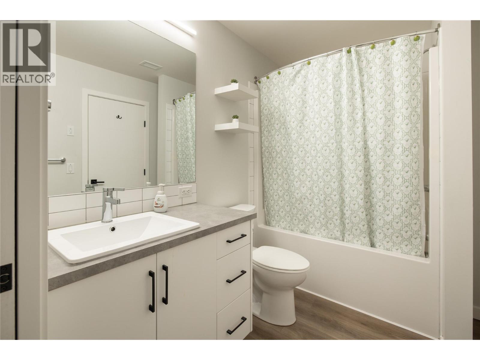 403 1215 St. Paul Street, Kelowna