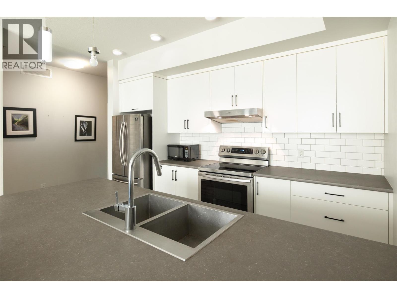 403 1215 St. Paul Street, Kelowna