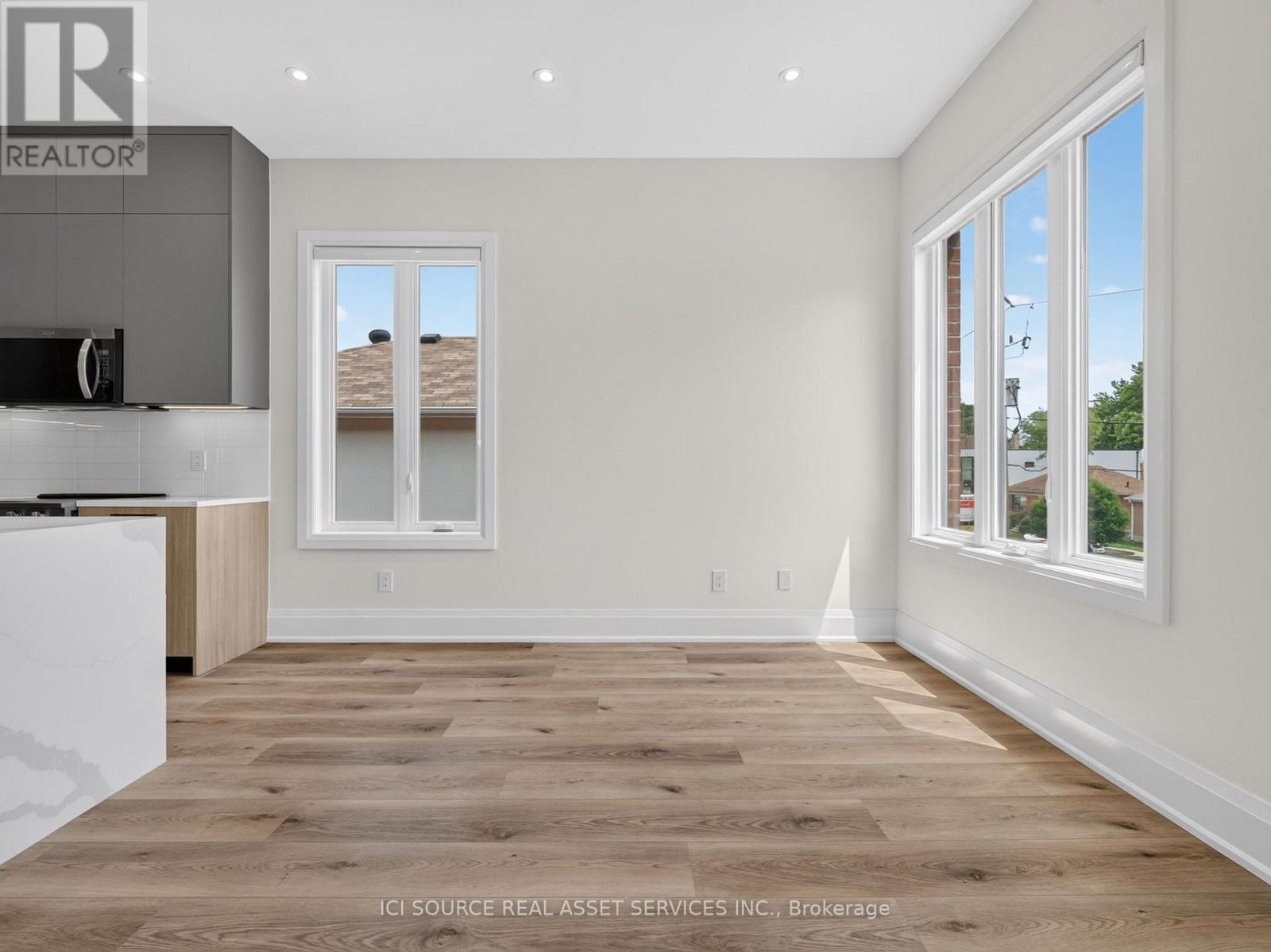 UNIT 2 - 28 NORCROSS ROAD, Toronto (Clanton Park) — photo 5