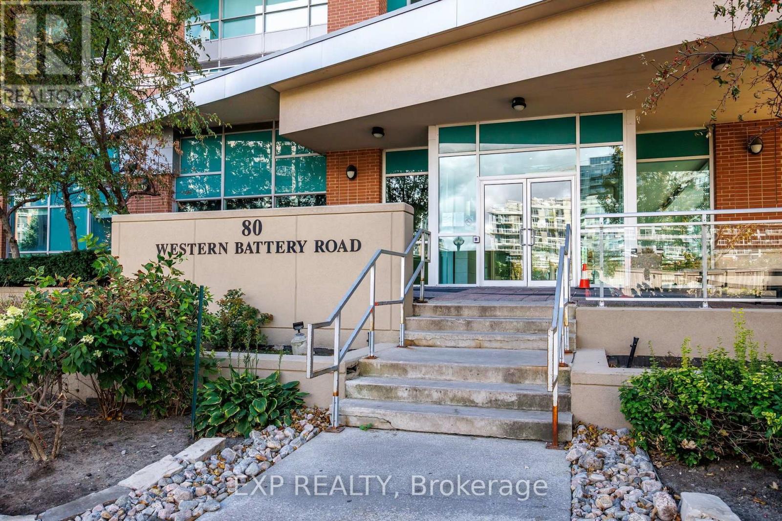 #712 80 WESTERN BATTERY ROAD - 24