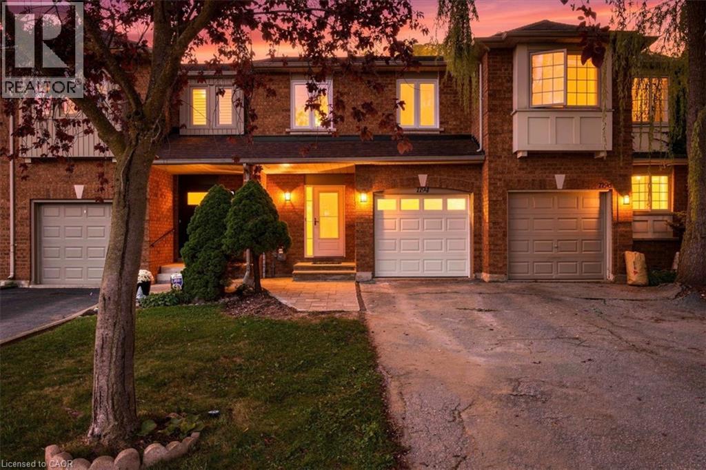 1194 TREETOP Terrace