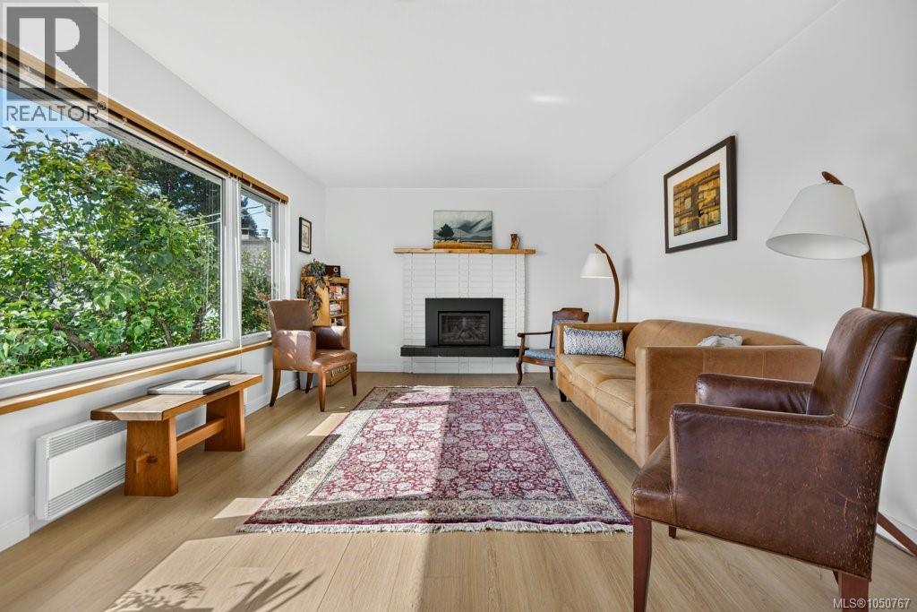2158 Downey Ave - Image 16