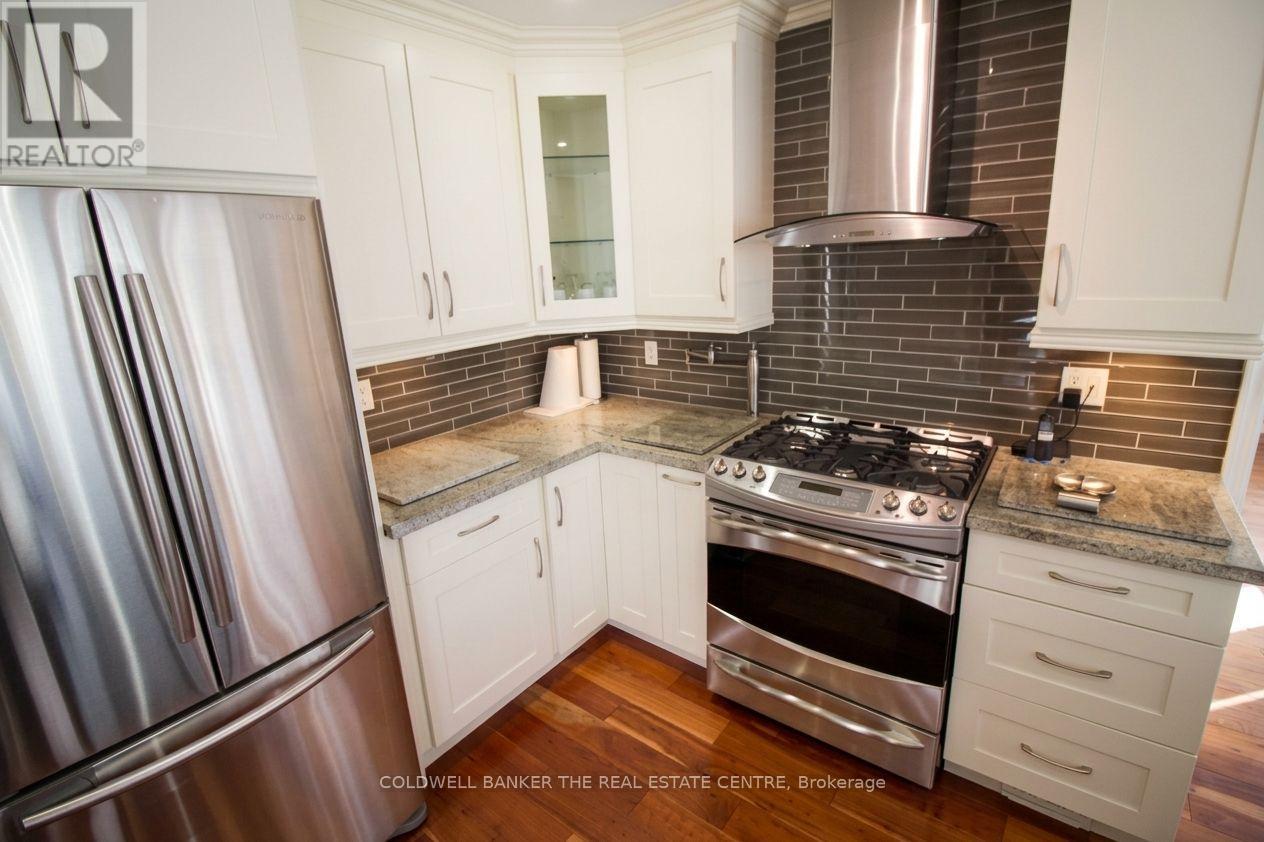 11 RAMSDEN CRESCENT, East Gwillimbury (Sharon) — photo 8