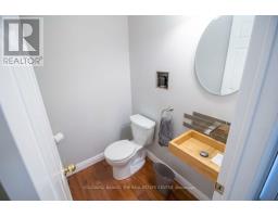 Bedroom 3 - 11 Ramsden Crescent, East Gwillimbury, ON L0G1V0 Photo 9