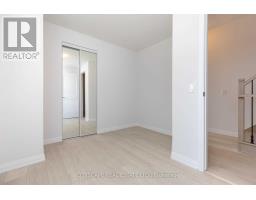 Th 01 - 1010 Portage Parkway, Vaughan, ON L4K0K3 Photo 10