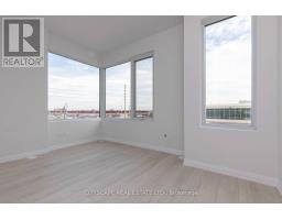 Th 01 - 1010 Portage Parkway, Vaughan, ON L4K0K3 Photo 14