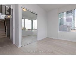 Th 01 - 1010 Portage Parkway, Vaughan, ON L4K0K3 Photo 15
