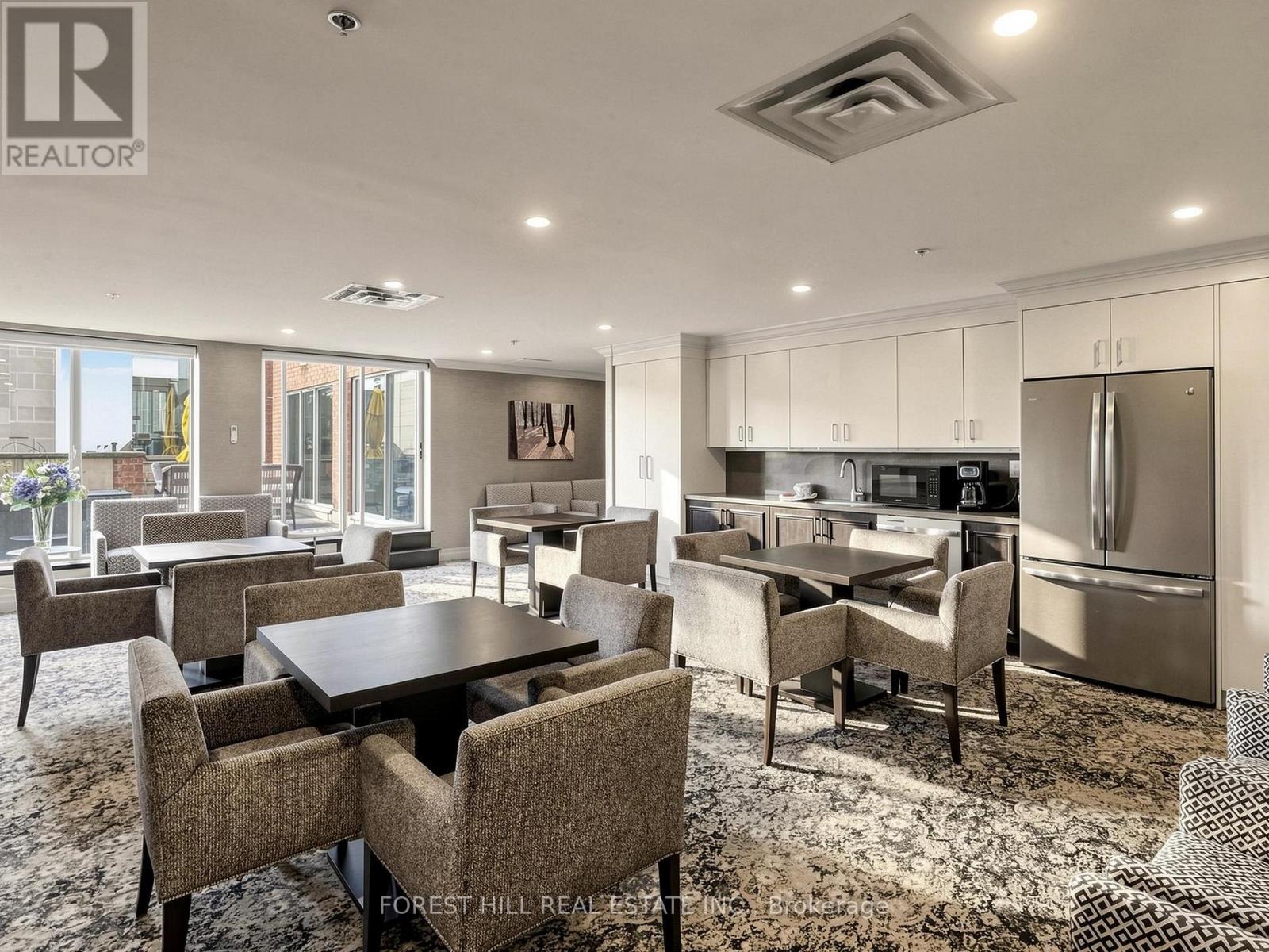 #225 14924 YONGE STREET - 26