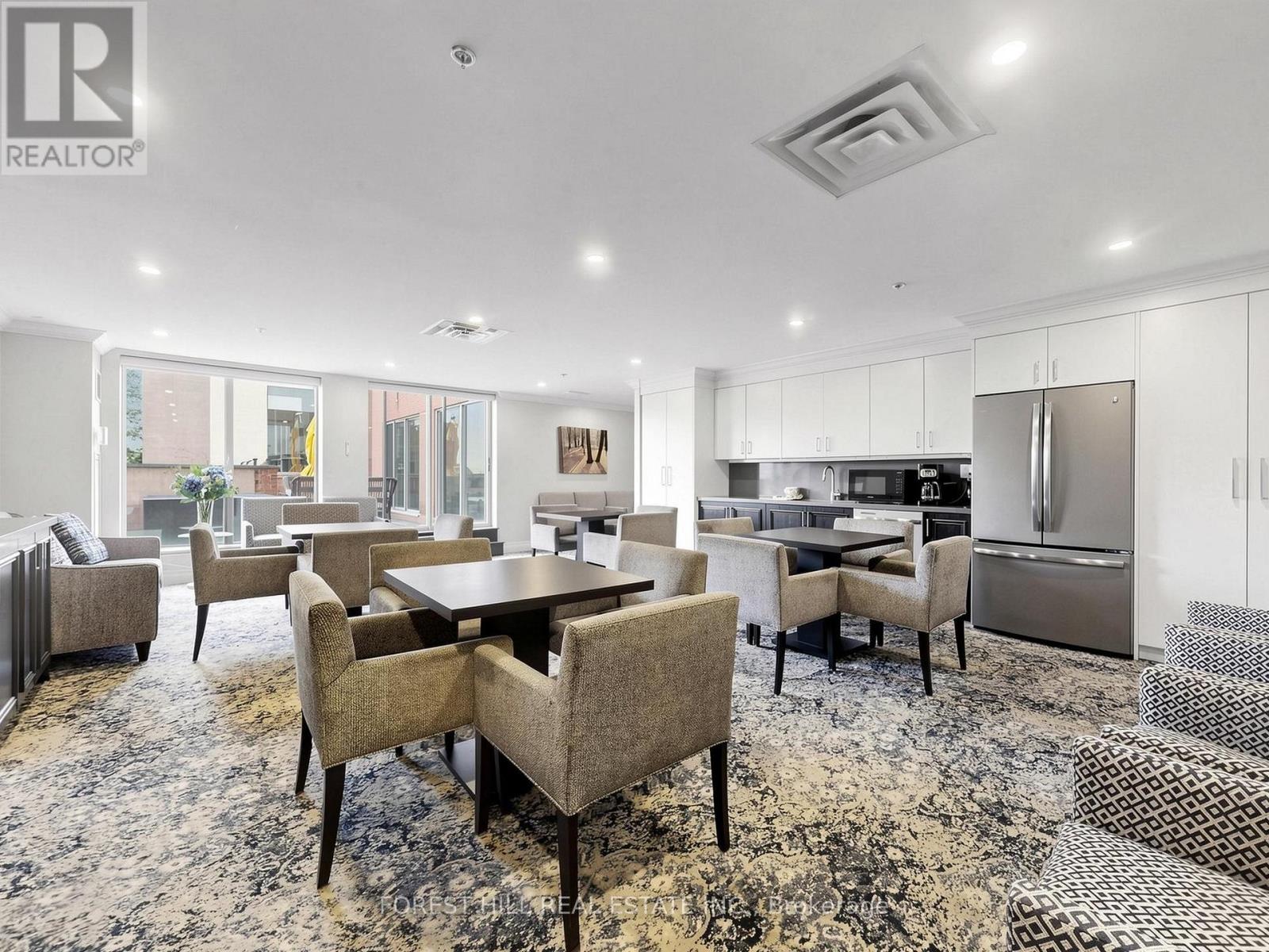 #225 14924 YONGE STREET - 28