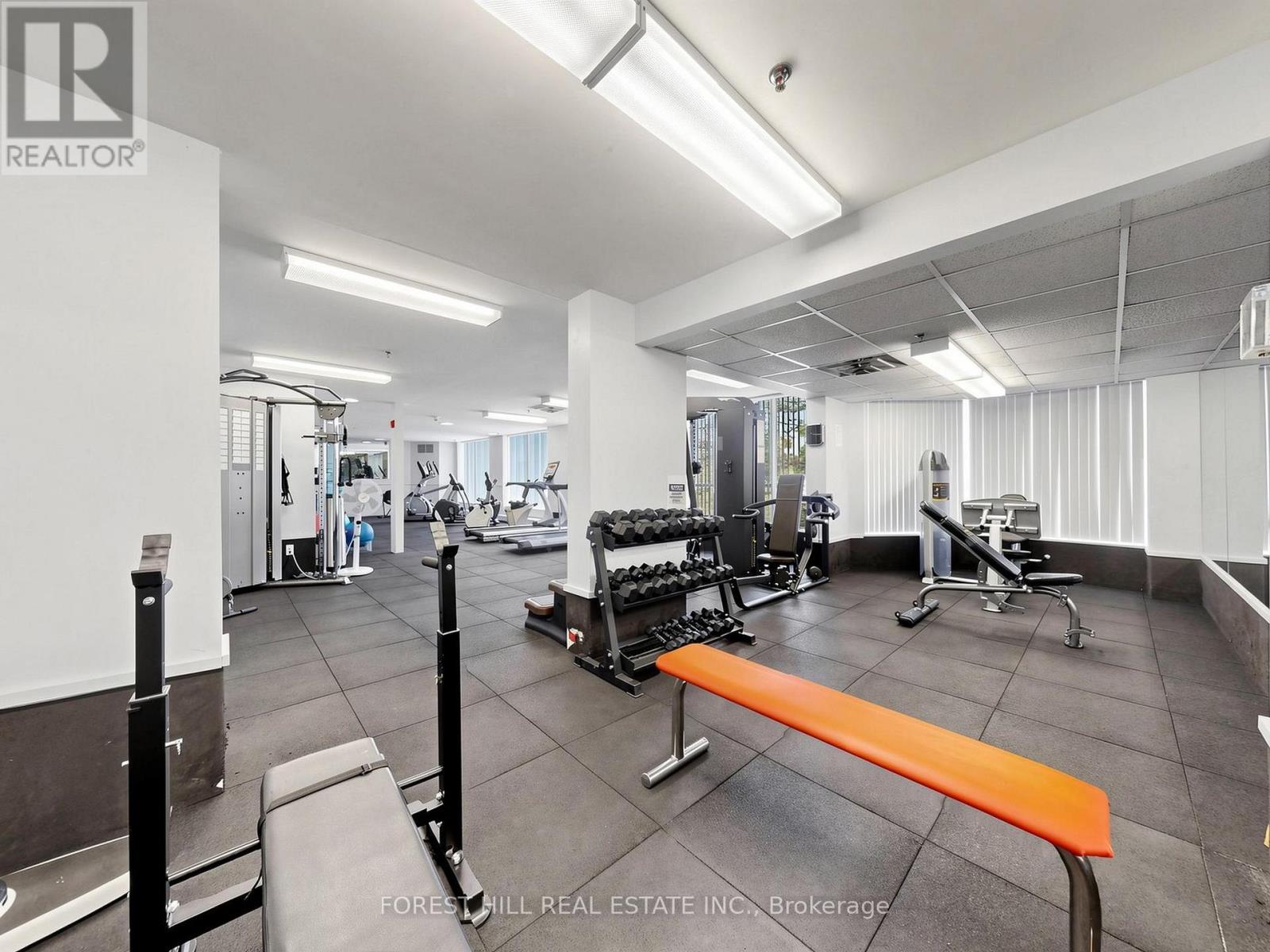 #225 14924 YONGE STREET - 30