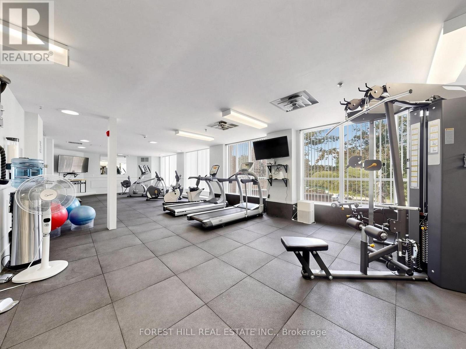 #225 14924 YONGE STREET - 32