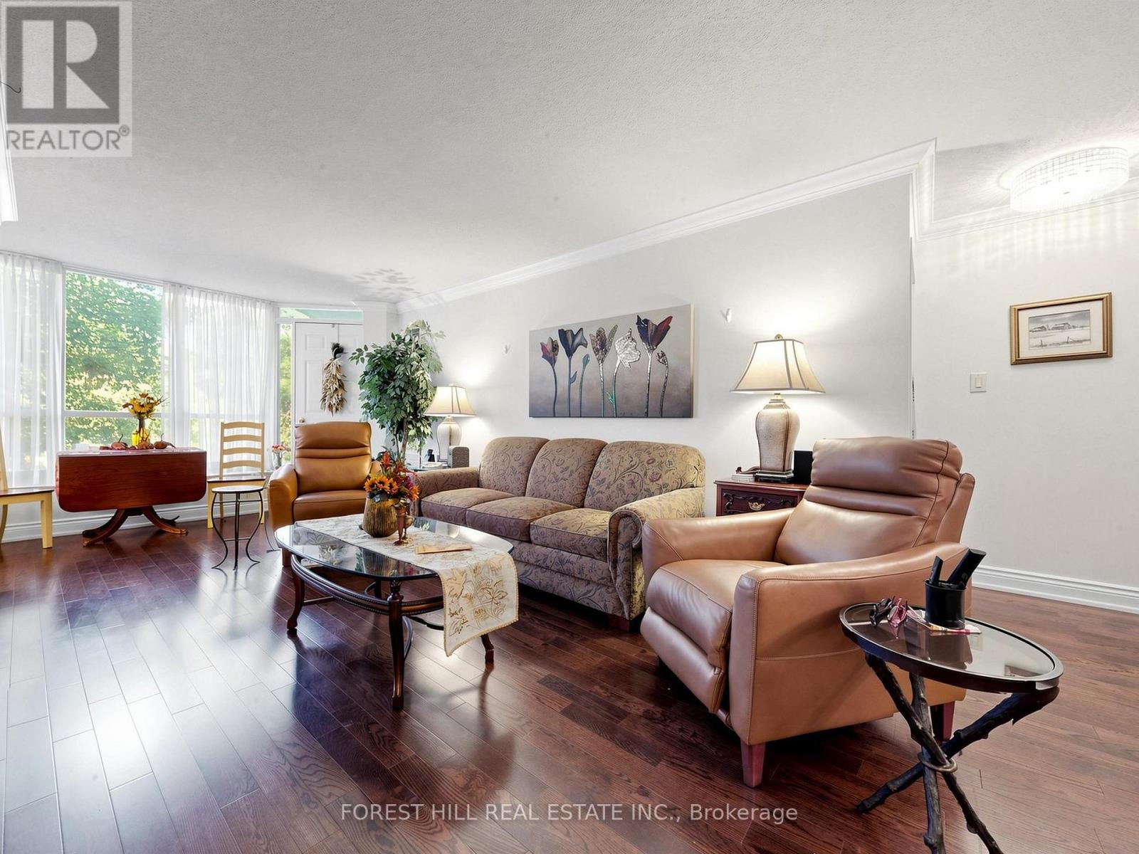 #225 14924 YONGE STREET - 5