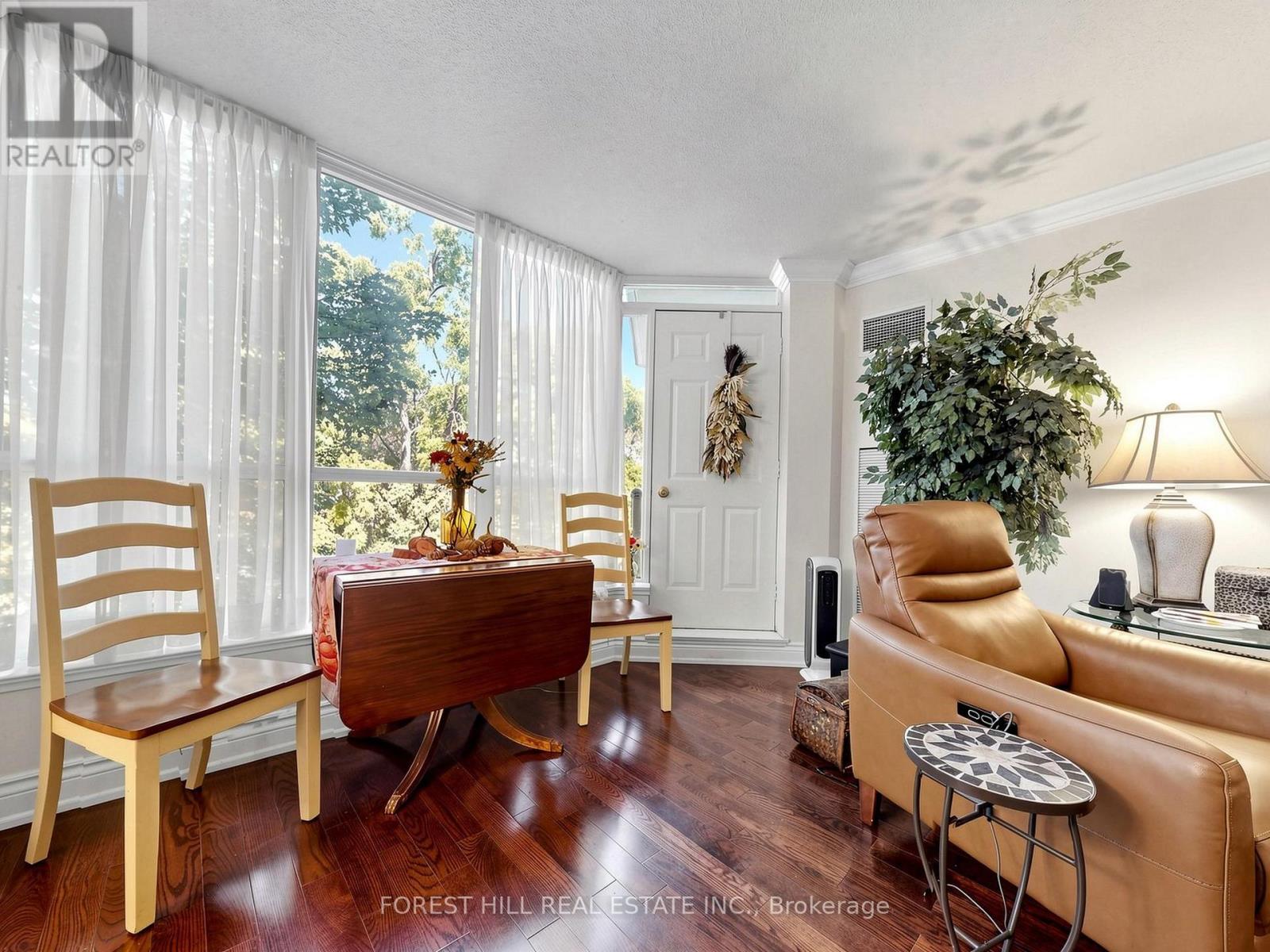 #225 14924 YONGE STREET - 9