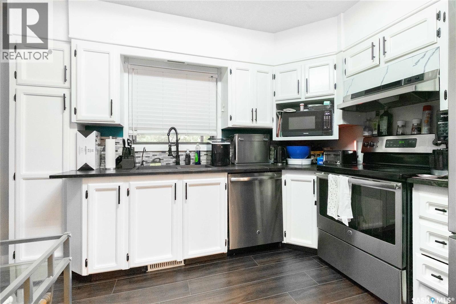 1152 Campbell STREET - 17