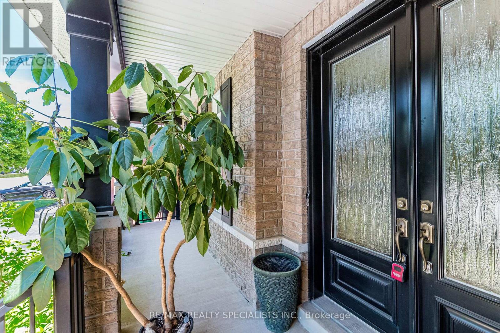 Photo of 49 MAISONNEUVE BOULEVARD