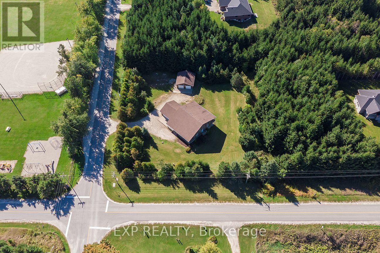 625421 15 SIDE ROAD - 44