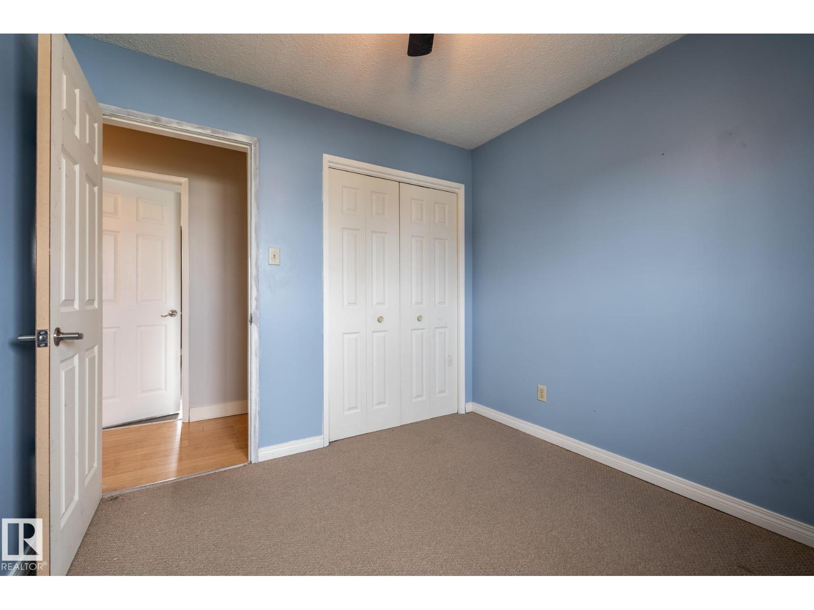 8836 150 AV NW - 36