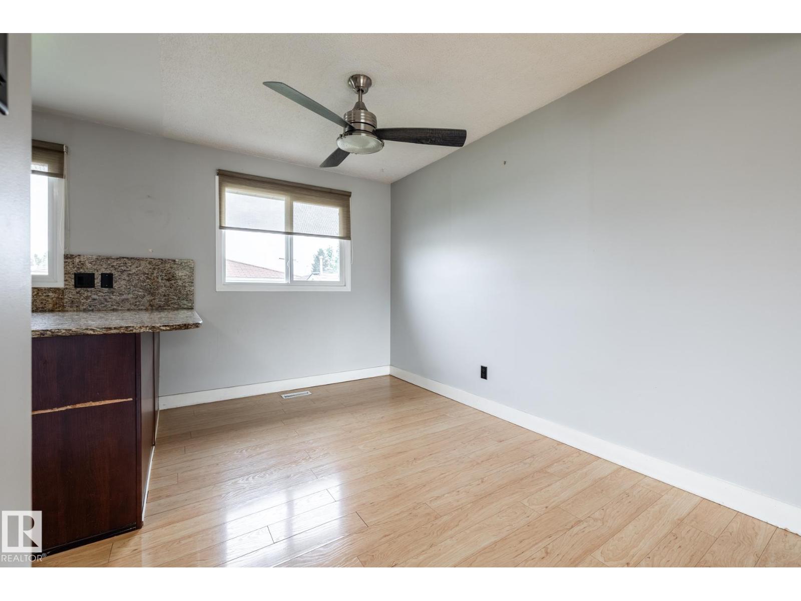 8836 150 AV NW - 20