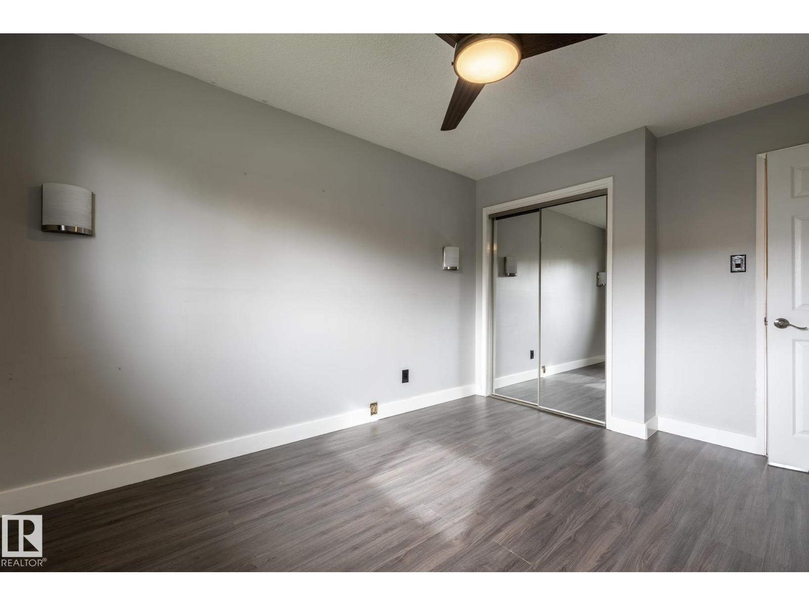 8836 150 AV NW - 32