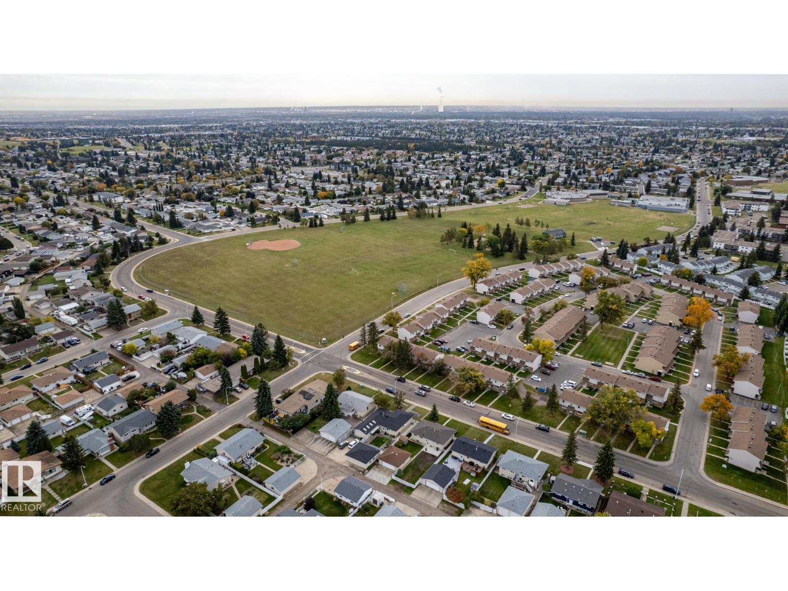 8836 150 AV NW - 61