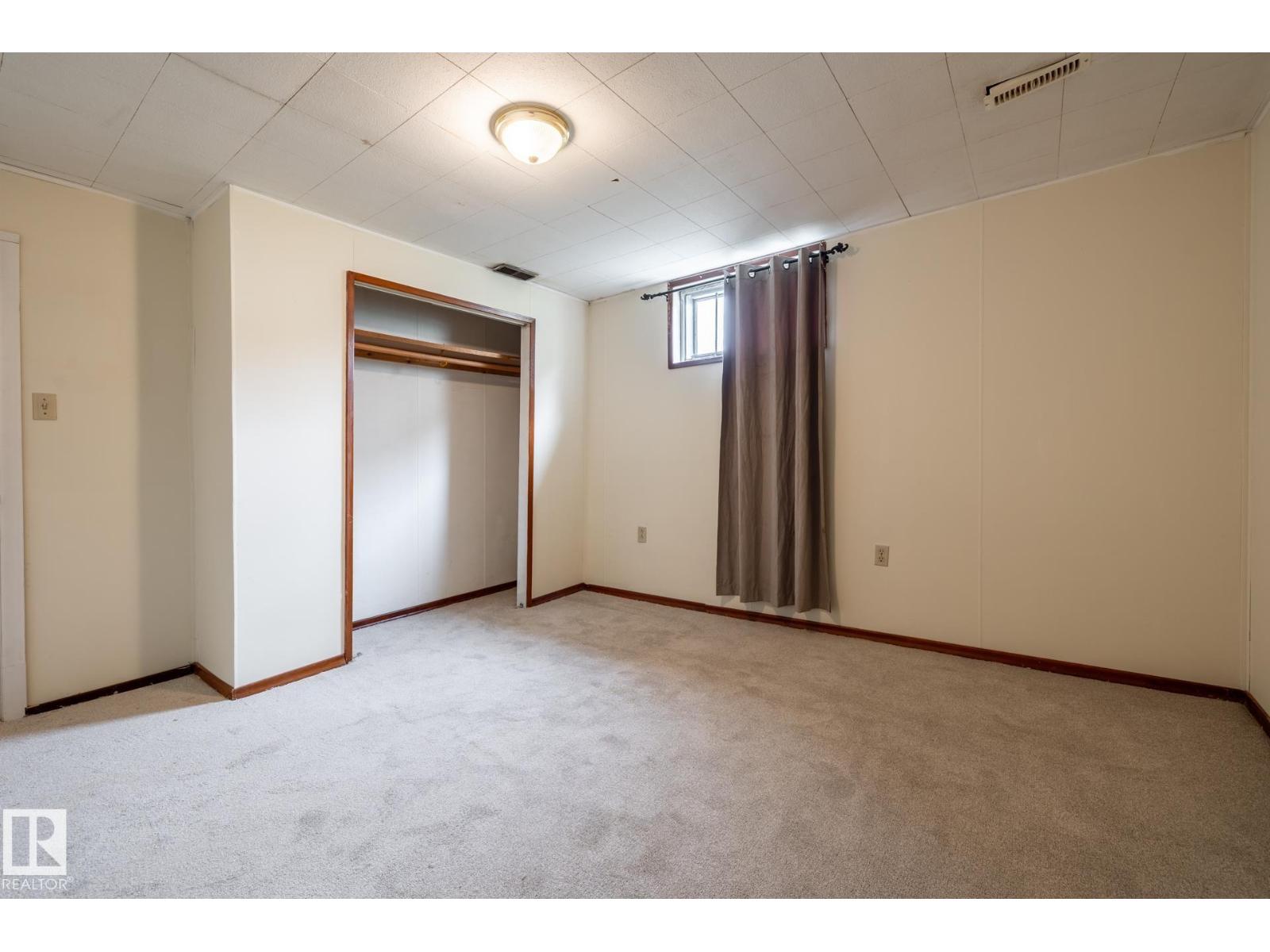 8836 150 AV NW - 40