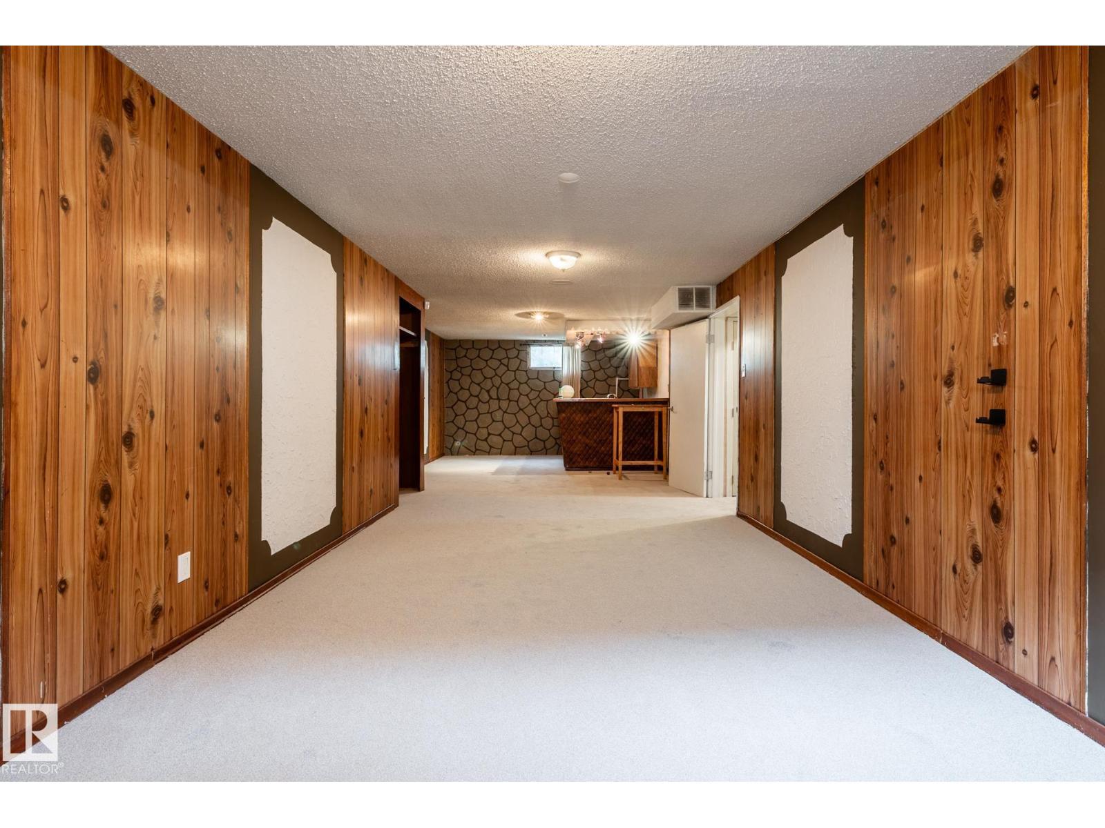 8836 150 AV NW - 52