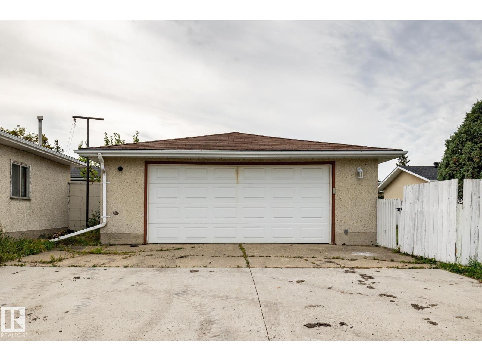 8836 150 AV NW - 59