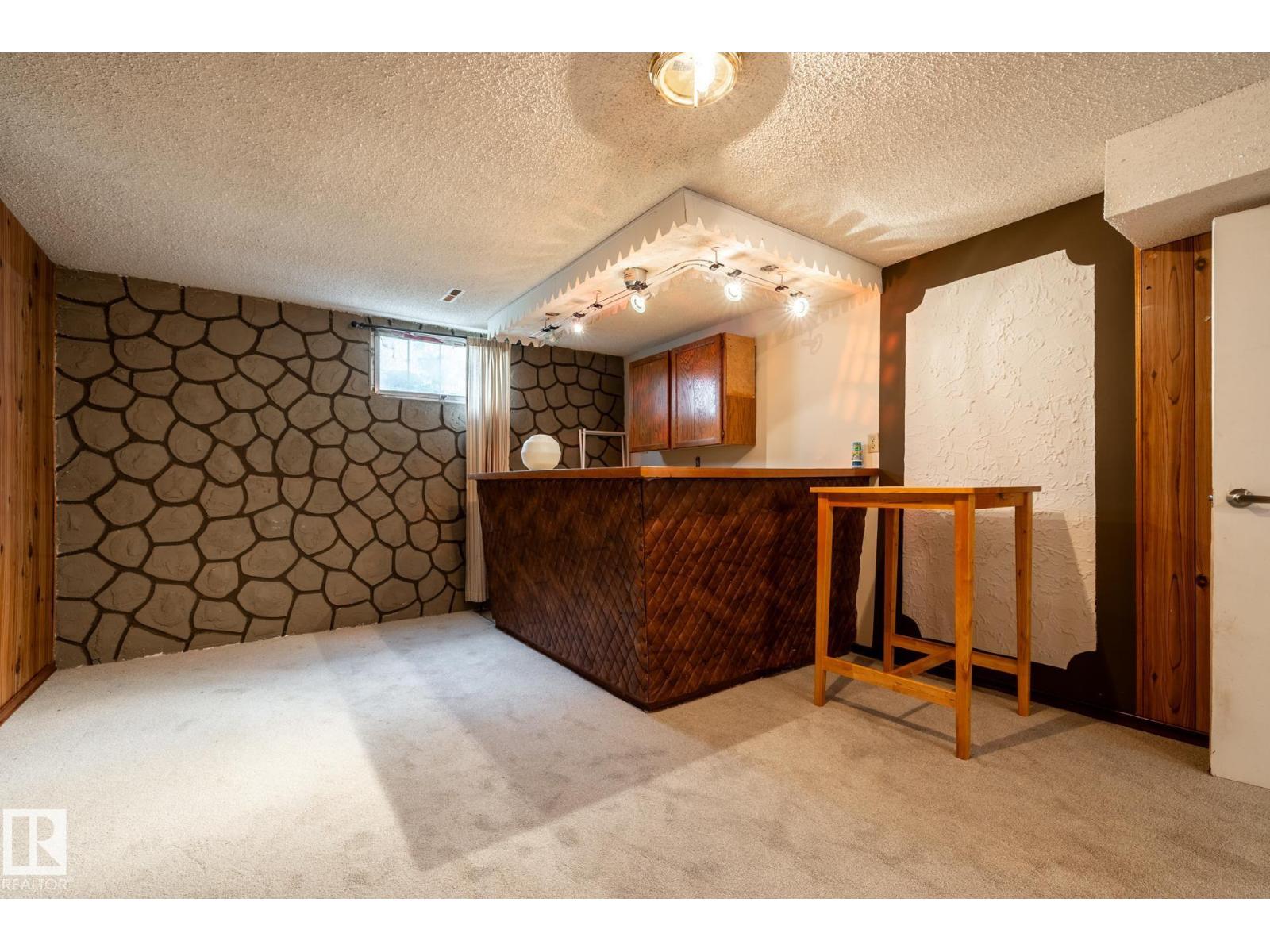 8836 150 AV NW - 53