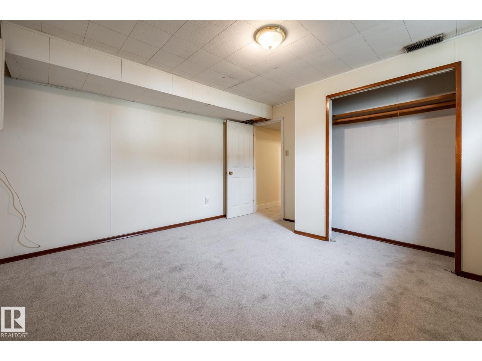 8836 150 AV NW - 41