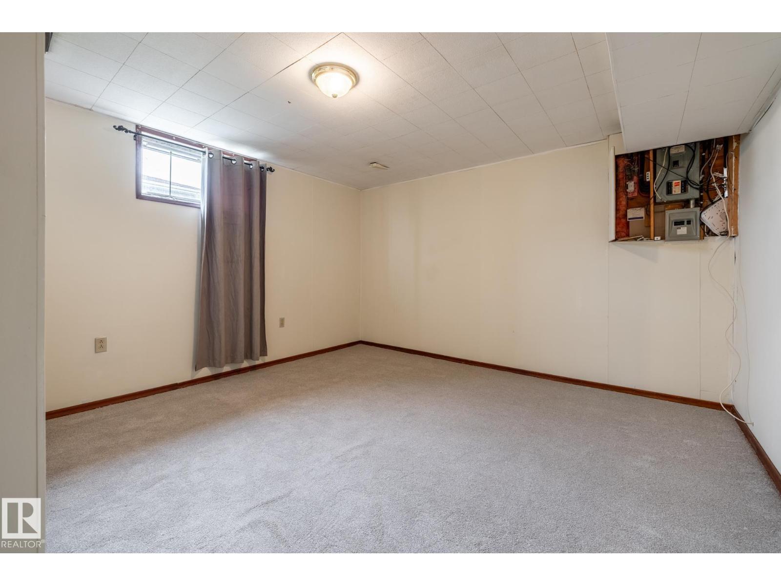 8836 150 AV NW - 39