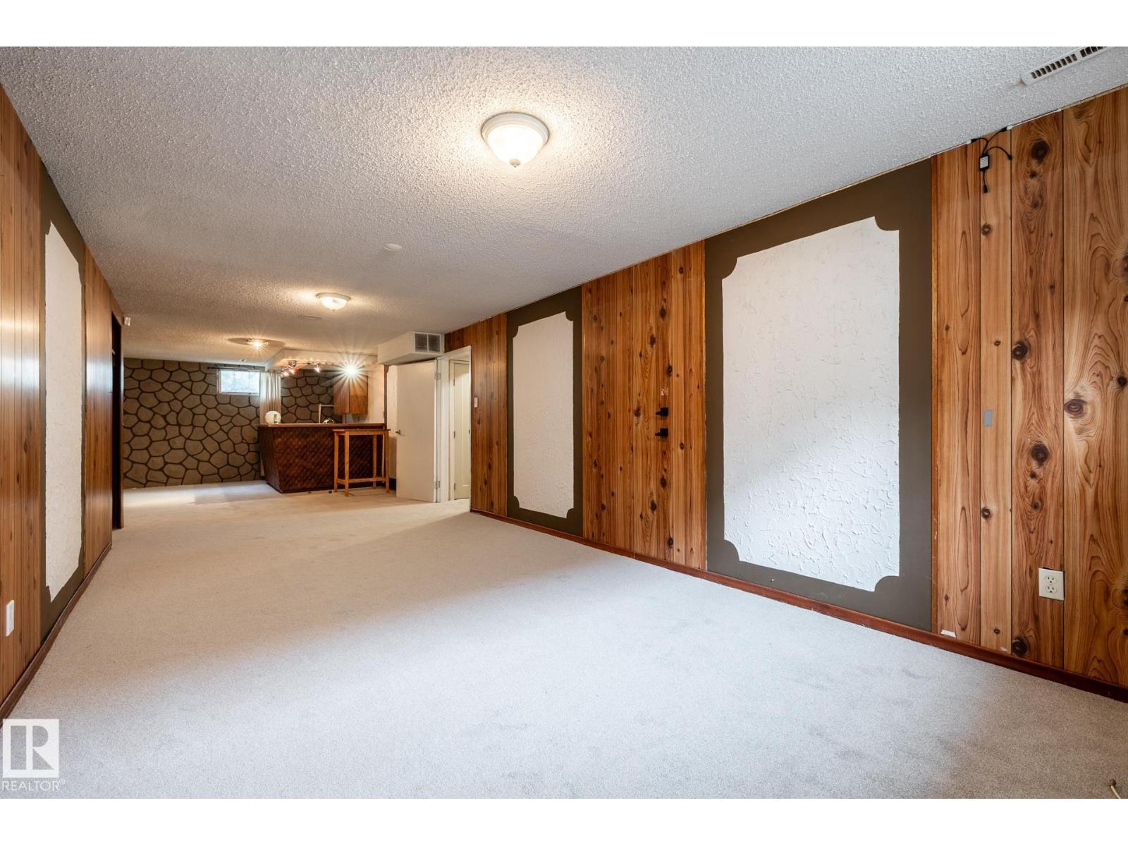 8836 150 AV NW - 51
