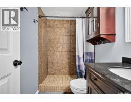 1214 Grandview Street W, Moose Jaw, SK S6H5M2 Photo 37