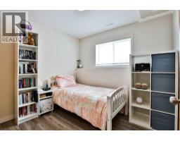47 Highlands Place W - photo 36