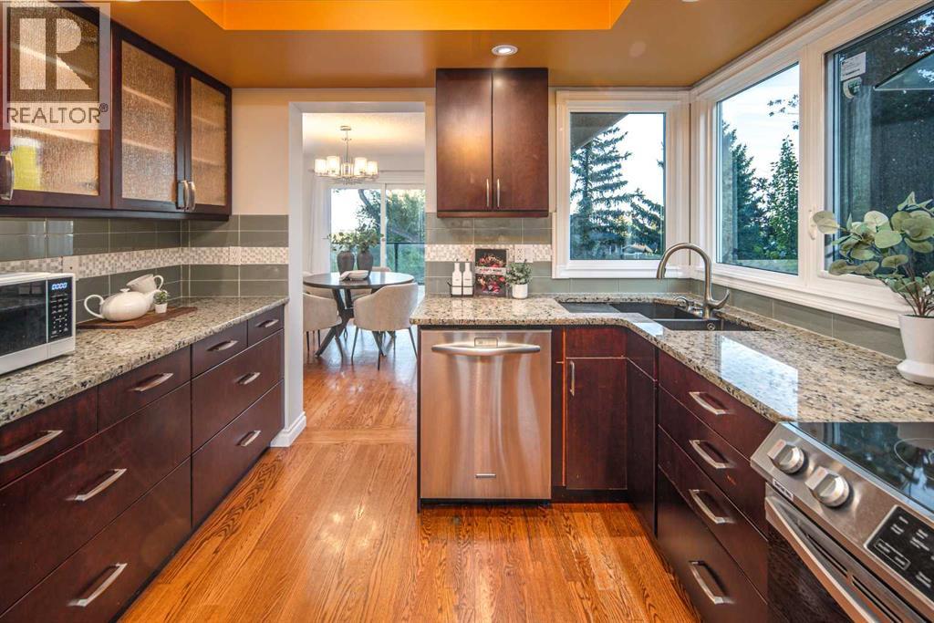44 Stradwick Way SW - photo 12