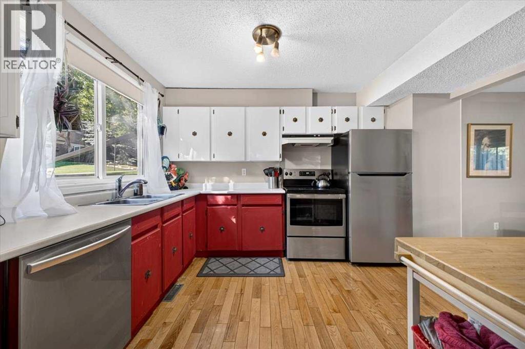 61, 4940 39 Avenue SW - photo 17