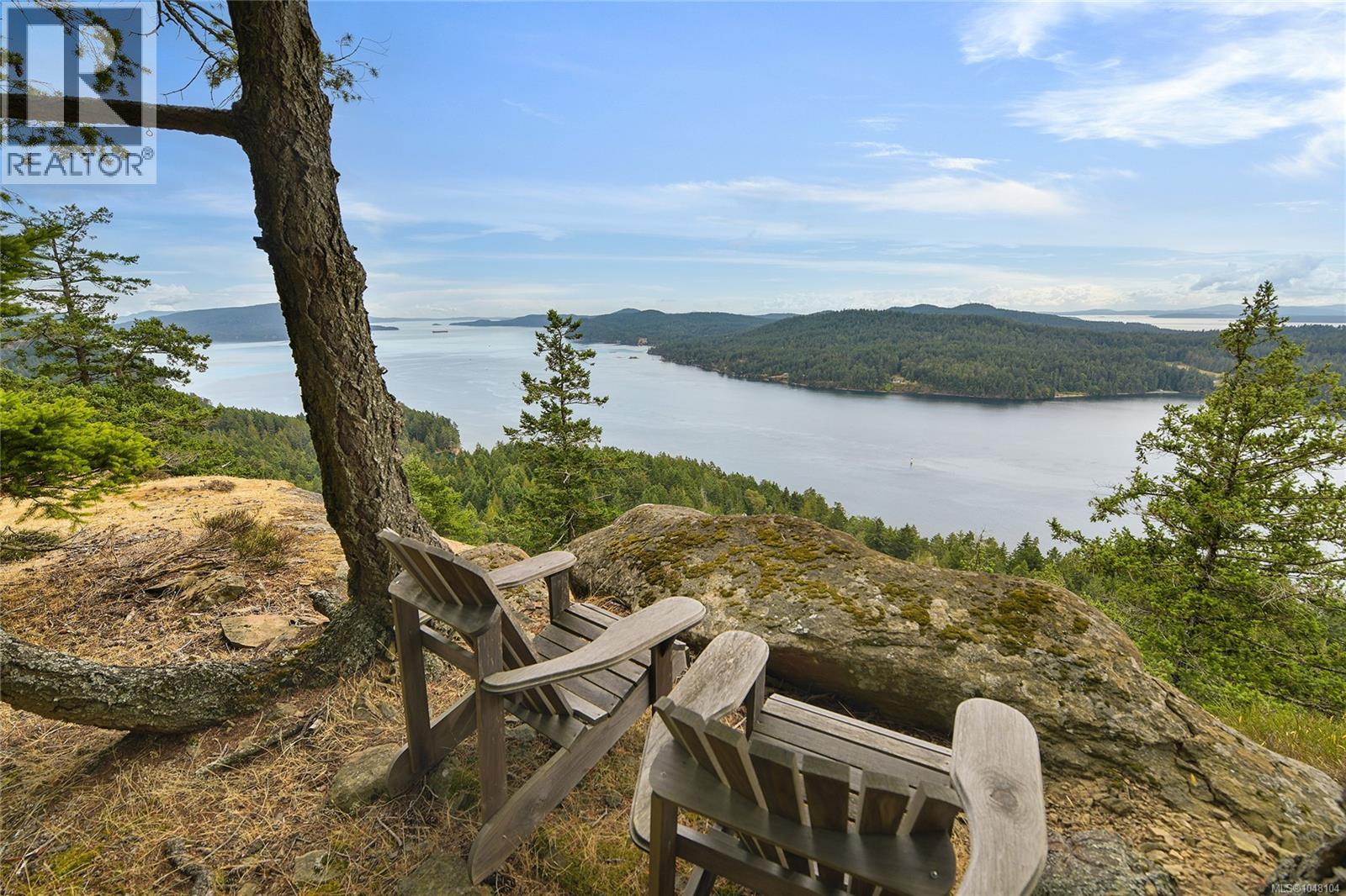 470 Heck Hill Rd, Mayne Island — photo 2